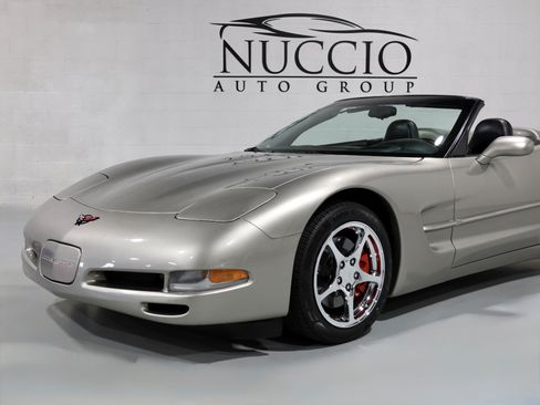 Used 1999 Chevrolet Corvette Convertible w/ Performance Handling Pkg RWD image 25