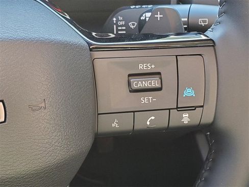 Certified 2025 Nissan Rogue SL w/ SL Premium Package image 28