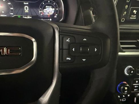 Used 2023 GMC Yukon SLT w/ SLT Luxury Package AWD/4WD image 16