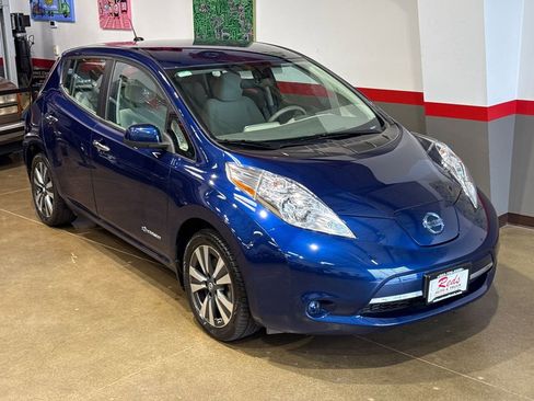 Used 2017 Nissan Leaf SV image 27