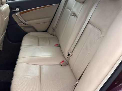 Used 2011 Lincoln MKZ image 9