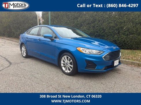 Used 2020 Ford Fusion SE image 4