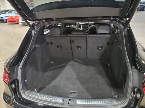 Used 2018 Porsche Macan image 44