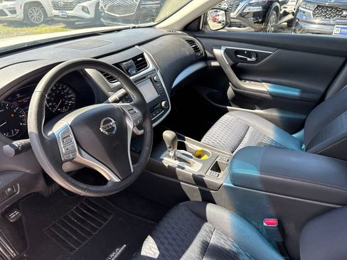 Used 2017 Nissan Altima 2.5 SV w/ Convenience Package FWD image 17