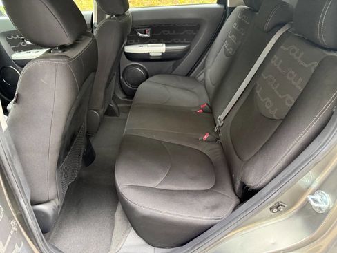 Used 2012 Kia Soul + w/ Audio Pkg FWD image 15