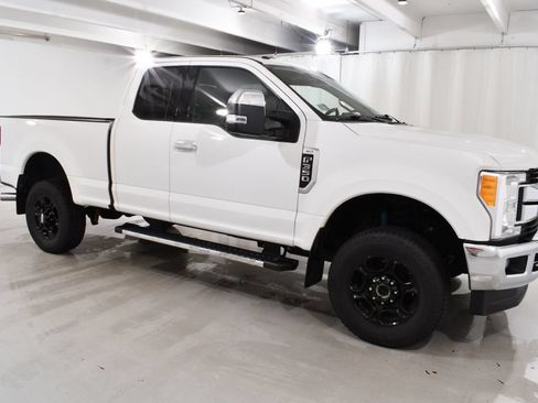 Used 2017 Ford F350 XLT AWD/4WD image 5