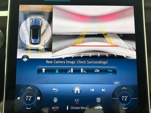 Used 2025 Mercedes-Benz GLC 350e GLC 350e w/ AMG Line image 21