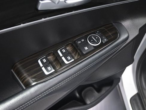 Used 2020 Kia Sorento LX w/ LX I4 Convenience Package image 11