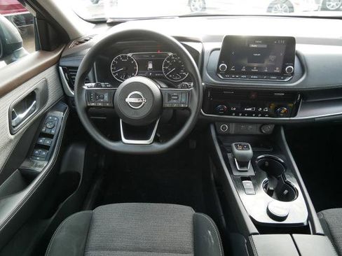 Certified 2022 Nissan Rogue SV image 12