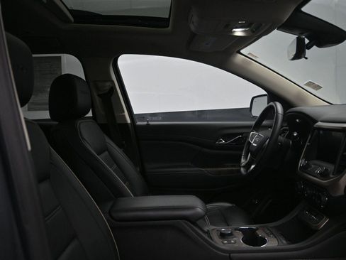 Used 2021 GMC Acadia Denali w/ Denali Ultimate Package image 12