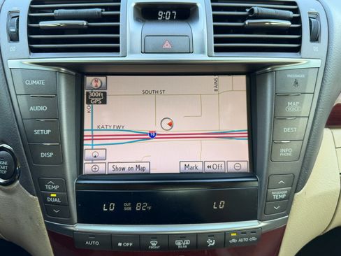 Used 2011 Lexus LS 460 w/ Luxury Value Edition RWD image 18