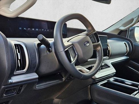 Used 2025 Ford Expedition Max Active image 7