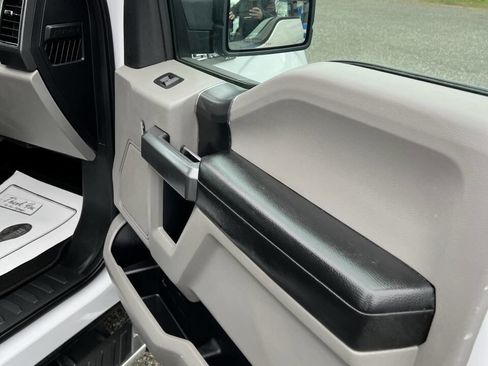 Used 2018 Ford F150 XLT w/ Equipment Group 302A Luxury image 9