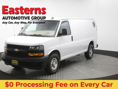 Used 2021 Chevrolet Express 3500 w/ Driver Convenience Package RWD image 51