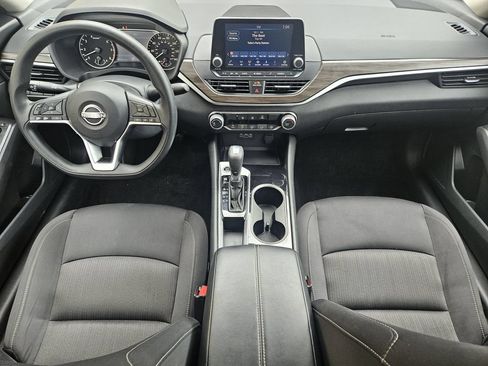 Used 2024 Nissan Altima 2.5 SV FWD image 20
