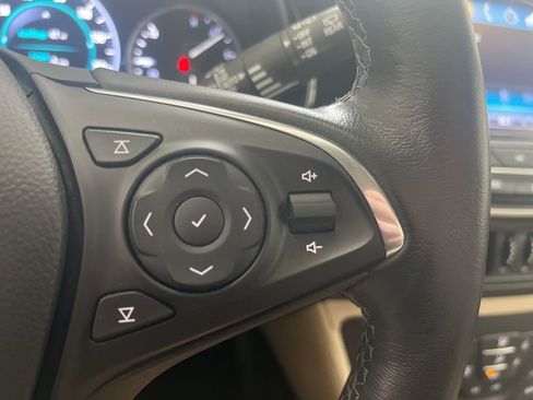 Used 2020 Buick Envision Premium AWD/4WD image 19