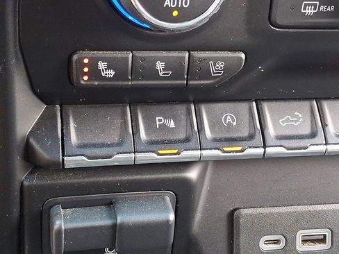 Used 2020 Chevrolet Silverado 1500 LTZ w/ LTZ Plus Package image 31