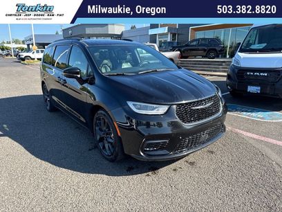 Used 2025 Chrysler Pacifica Limited
