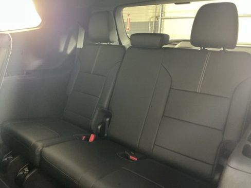 Used 2026 GMC Acadia Elevation w/ Elevation Premium Package AWD/4WD image 29