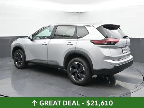 Used 2025 Nissan Rogue SV AWD/4WD image 11