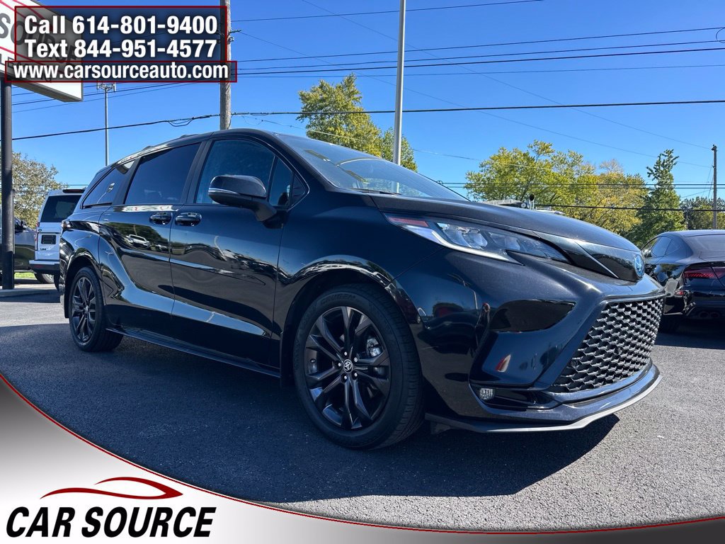 Used 2025 Toyota Sienna XSE w/ XSE Premium Package FWD image 7