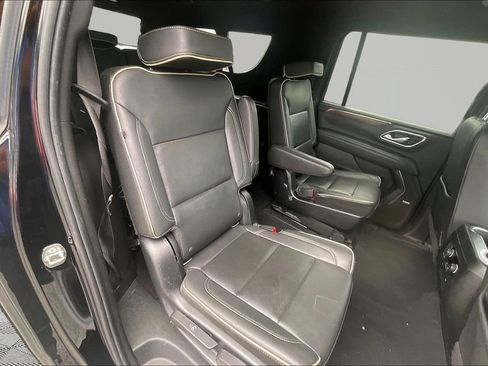 Used 2022 Chevrolet Suburban Premier AWD/4WD image 28