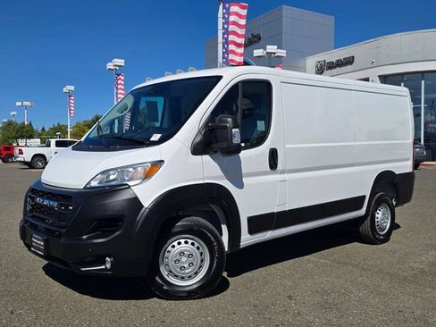 Used 2025 RAM ProMaster 1500 w/ Safety Group FWD image 3
