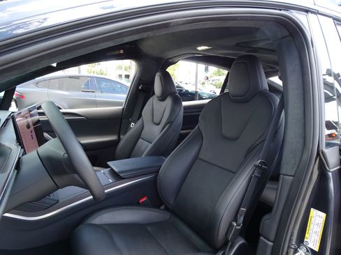 Used 2024 Tesla Model X AWD/4WD image 14