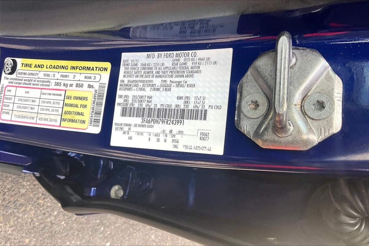 Used 2015 Ford Fusion SE FWD image 18