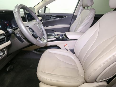 Used 2023 Lincoln Nautilus AWD w/ Premium Package image 41