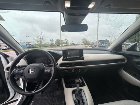 Used 2023 Honda HR-V LX image 13