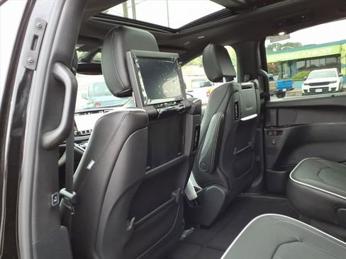 New 2026 Chrysler Pacifica Limited image 13
