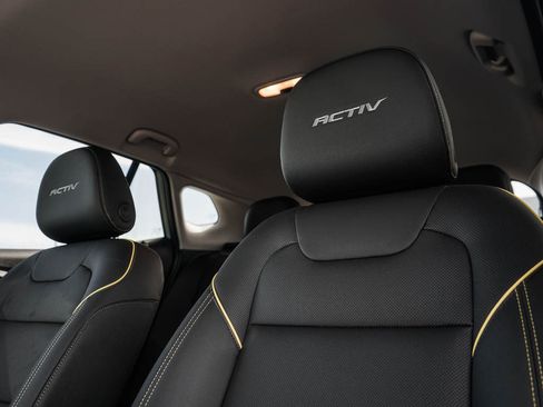 New 2026 Chevrolet Trax ACTIV w/ Driver Confidence Package FWD image 19