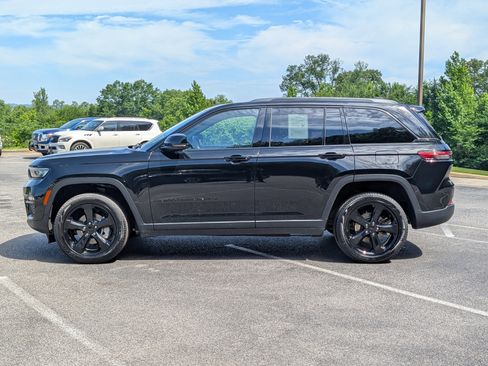 Used 2024 Jeep Grand Cherokee Limited w/ Black Appearance Package RWD image 6