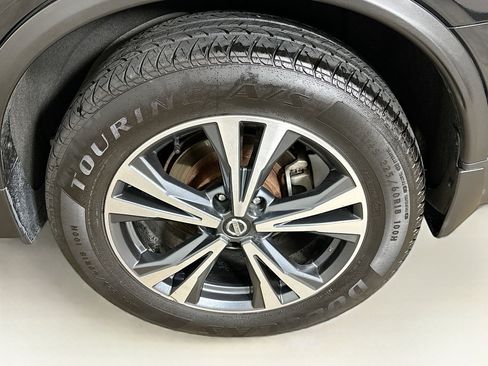 Used 2017 Nissan Rogue SL w/ SL Premium Package AWD/4WD image 11
