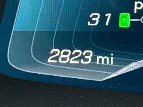 Used 2025 Chevrolet Corvette E-Ray w/ Stealth Interior Trim Package AWD/4WD image 21