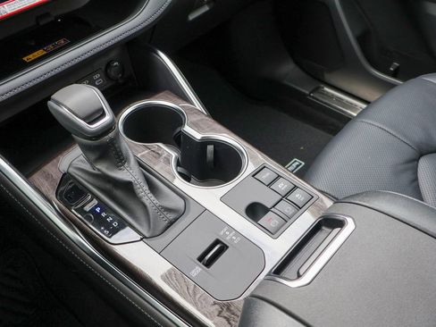 New 2026 Toyota Highlander Limited image 15