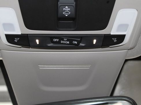 Used 2025 Honda CR-V EX image 38