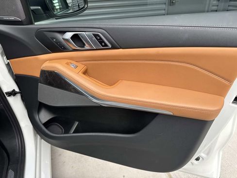 Used 2023 BMW X7 xDrive40i w/ Premium Package image 19