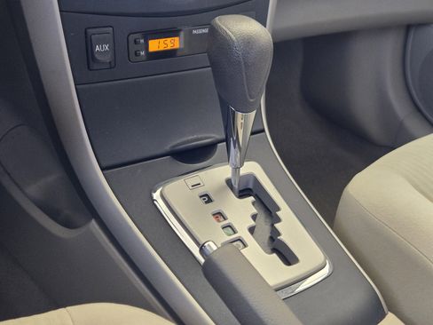 Used 2010 Toyota Corolla LE image 19