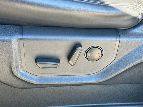 Certified 2024 Ford Expedition XLT image 41