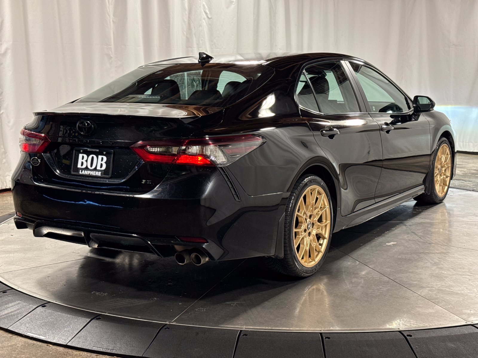 Used 2024 Toyota Camry SE w/ Convenience Package FWD image 10