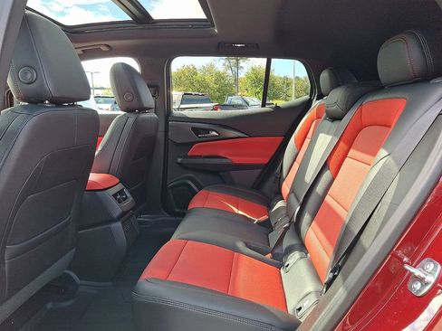 Used 2025 Chevrolet Equinox EV RS image 10