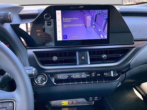 Used 2025 Lexus UX 300h FWD w/ Accessory Package (Z2) image 6