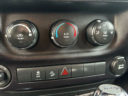 Used 2015 Jeep Wrangler Unlimited Sport w/ Quick Order Package 24S image 20