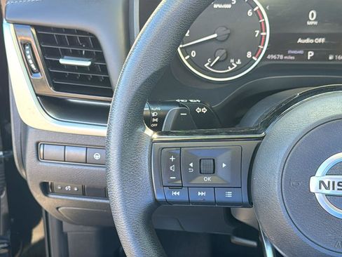 Used 2021 Nissan Rogue SV image 13