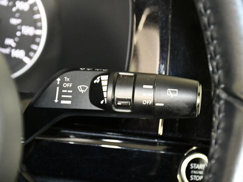 Used 2022 Nissan Pathfinder SV image 23