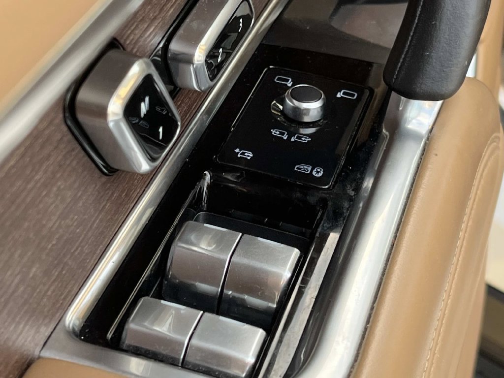 Certified 2023 Land Rover Range Rover SE AWD/4WD image 34