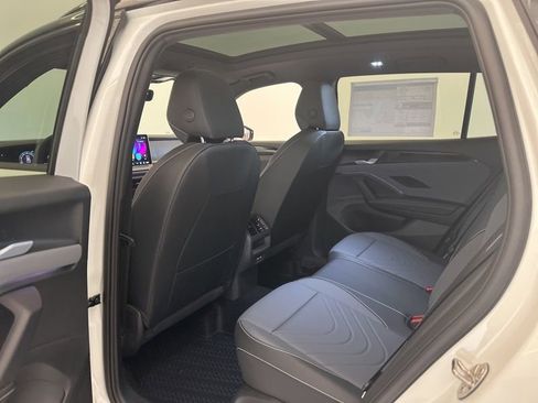 New 2026 Volkswagen Tiguan SE R-Line AWD/4WD image 16
