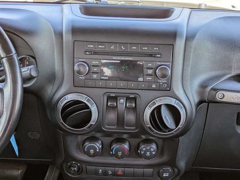 Used 2018 Jeep Wrangler Sport AWD/4WD image 17
